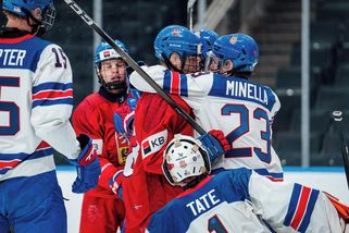 Hrozil debakl, hokejová osmnáctka ale duel s Američany zdramatizovala - Sport.cz